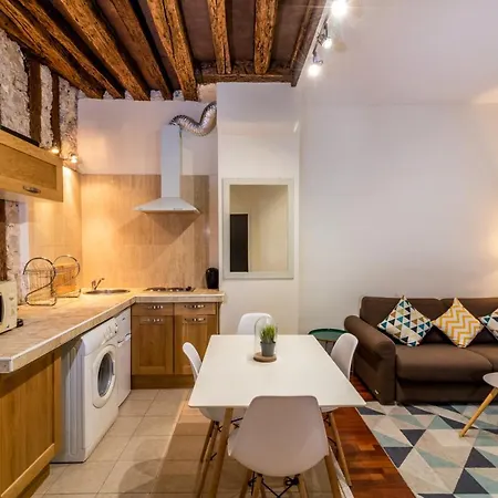 New Chic Flat : Le Marais - Place Des Vosges Parigi
