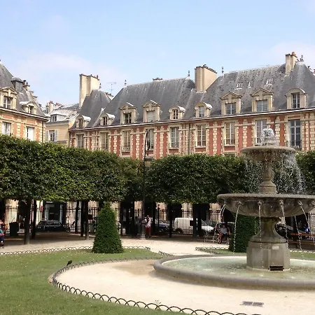 New Chic Flat : Le Marais - Place Des Vosges Apartment