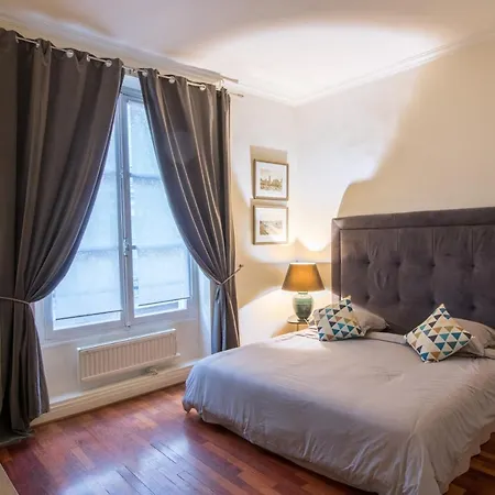 New Chic Flat : Le Marais - Place Des Vosges Apartment Paris