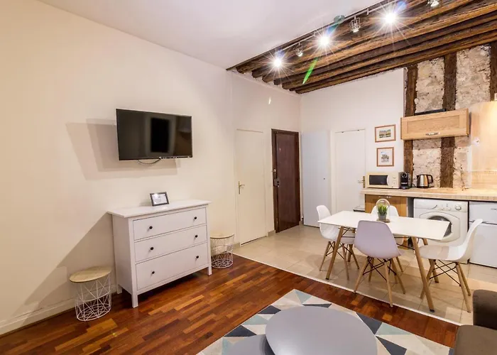 New Chic Flat : Le Marais - Place Des Vosges דירה פריז